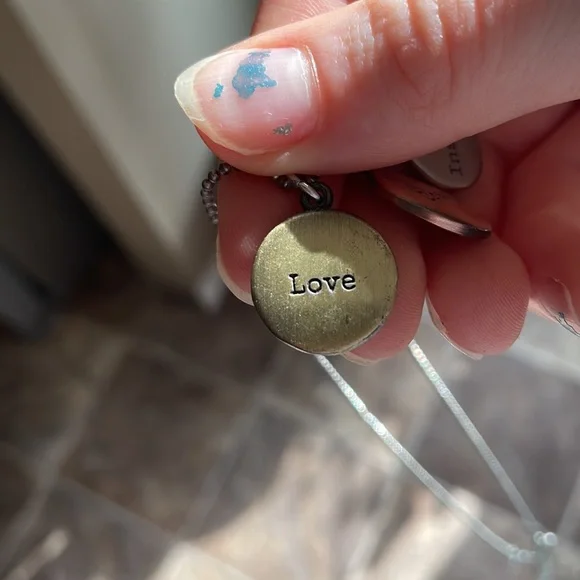 Necklace - Picture 2 of 10